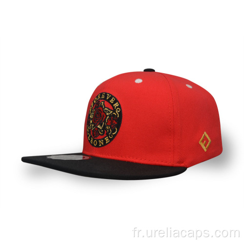 Casquette snapback brodée en coton